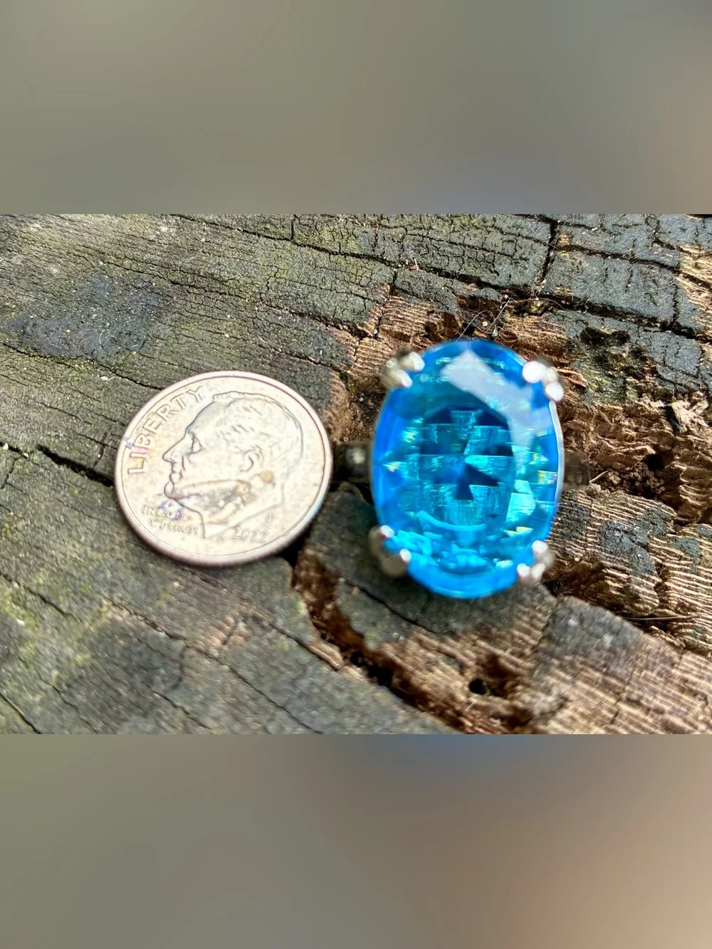 💙 Large Vibrant Blue Oval Egg Shape Faceted Gemstone Statement Ring